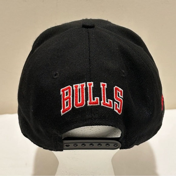 Chicago Bulls Ultra Game NBA Official Black Flat Bill Snap-Back Cap Hat - Picture 5 of 10